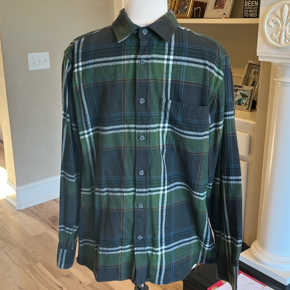 Eddie Bauer Soft Flannel Button Down Front Green Plaid Mens Medium Shirt